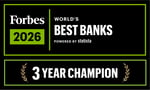 Selo_Forbes_Worlds_Banks_Tricampeão_Inglês (preto)